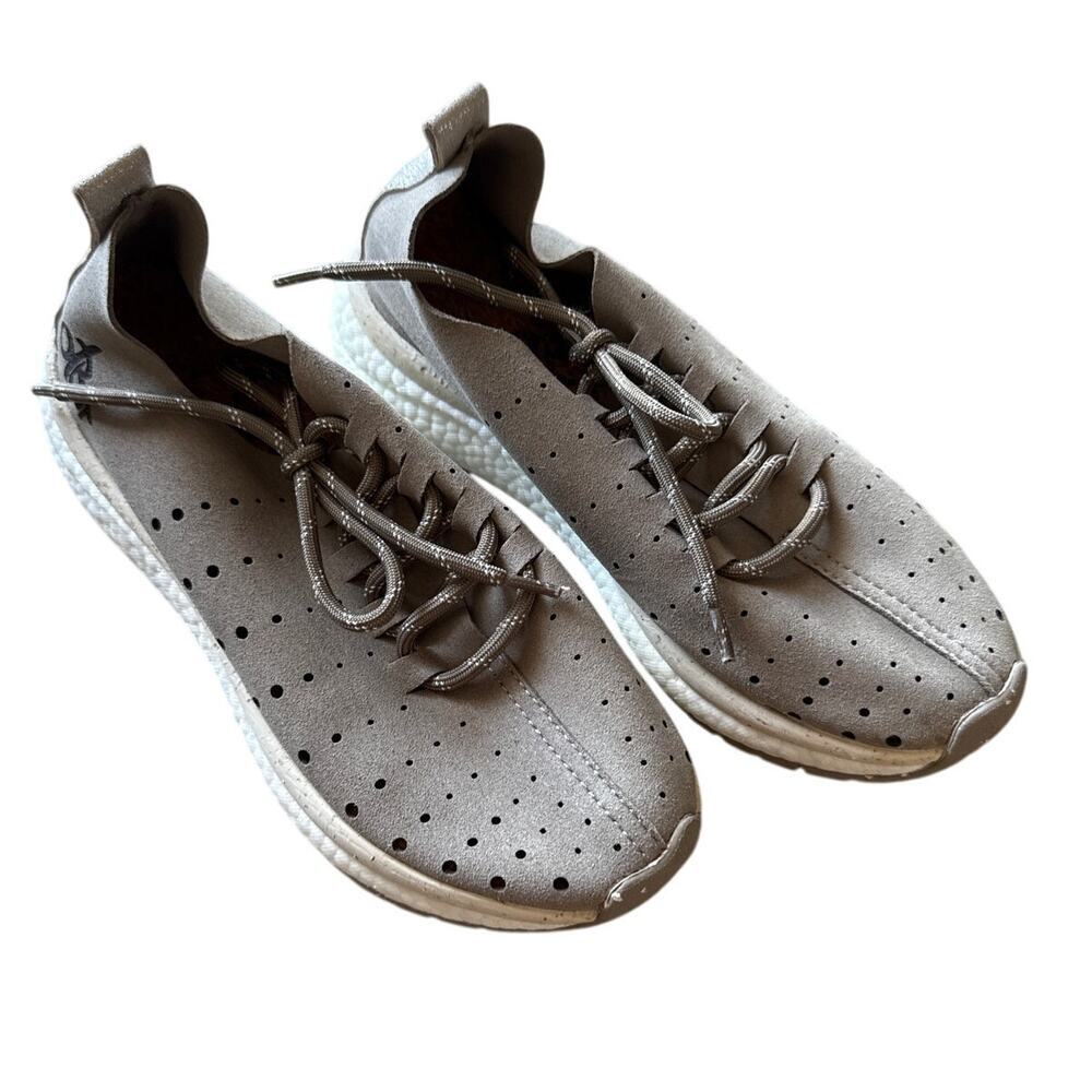 Otbt Womens Alstead Comfort Sneaker 6 Perforated Lug Rubber Outsole Gray Beige